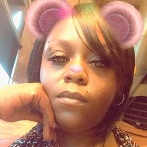 Meet your Posher, Stefany